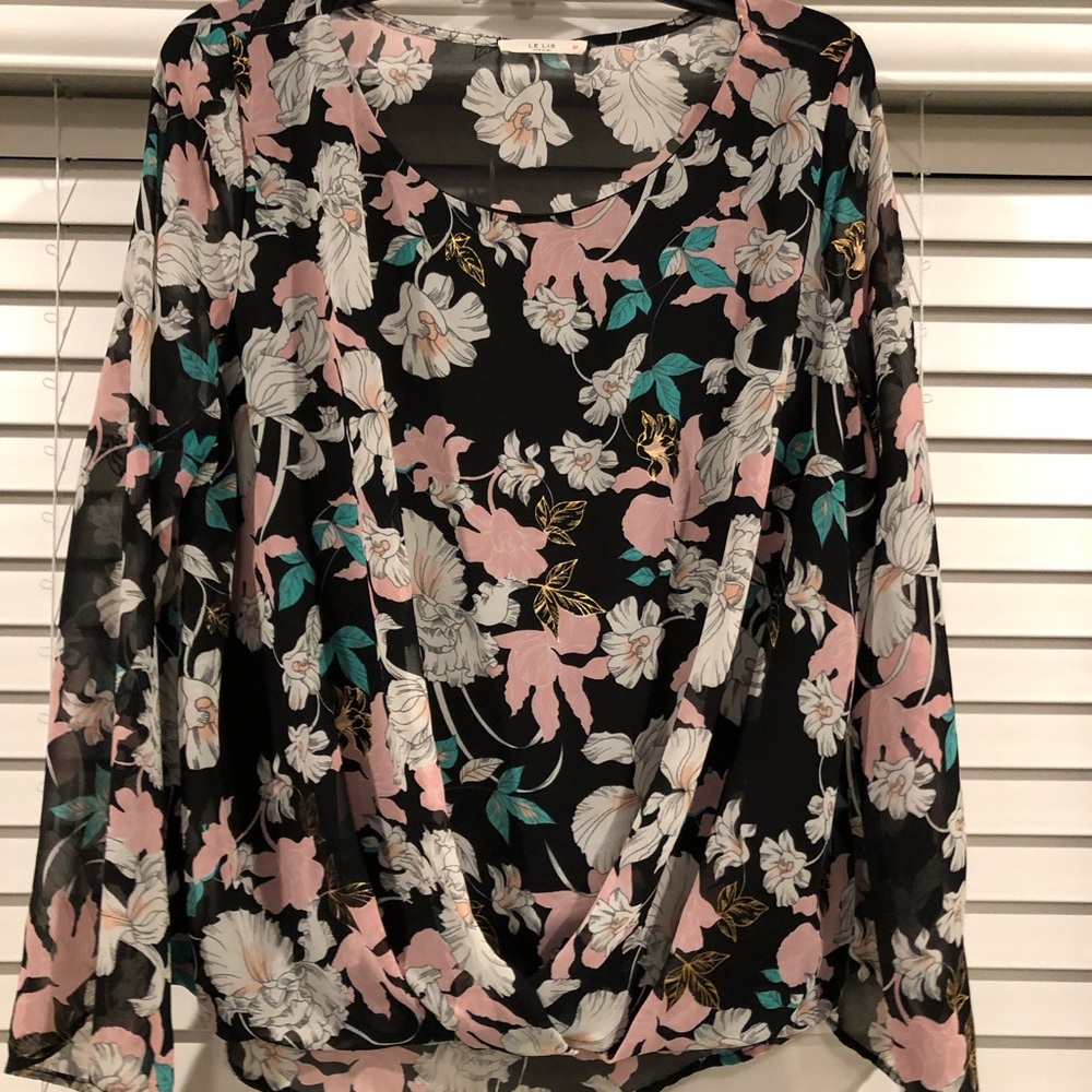 Floral chiffon top with flared sleeves